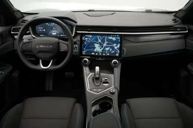 Lynk & Co 01 (2024) thumbnail 3