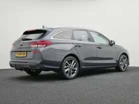 Hyundai i30 (2022) thumbnail 2