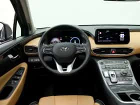 Hyundai Santa Fe (2022) thumbnail 3