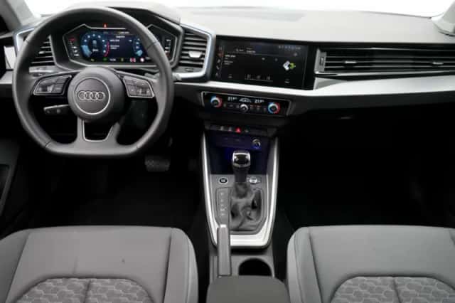 Audi A1 (2025) thumbnail 3