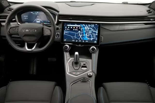 Lynk & Co 01 (2024) thumbnail 3