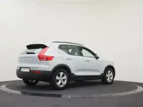Volvo XC40 (2020) thumbnail 2