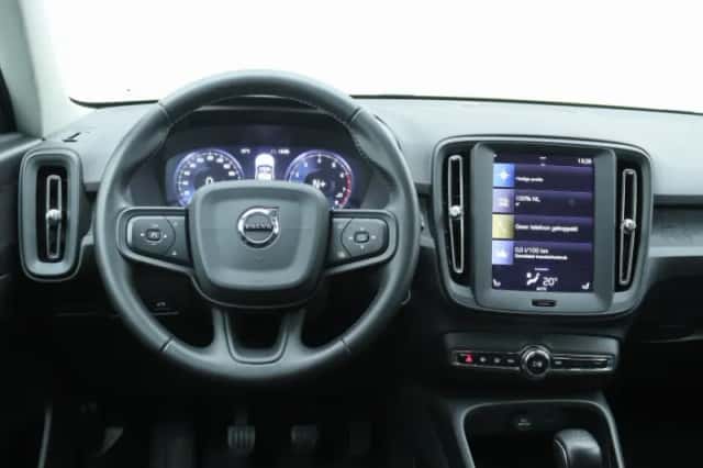 Volvo XC40 (2020) thumbnail 3