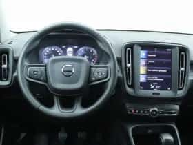 Volvo XC40 (2020) thumbnail 3