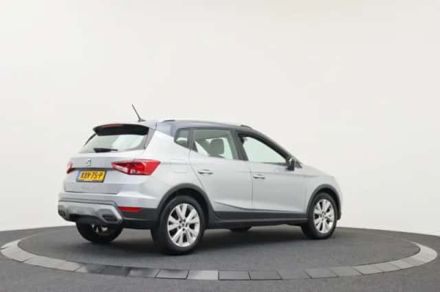 SEAT Arona (2024) thumbnail 2