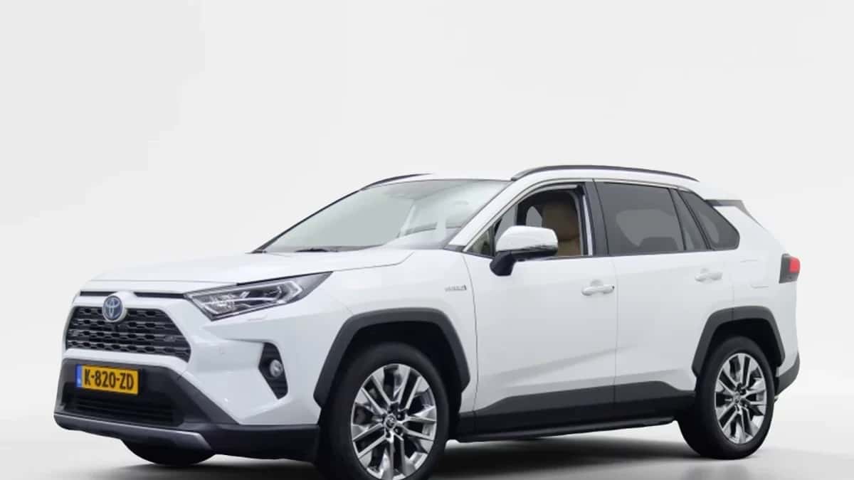 Toyota RAV4 (2021) — foto 1