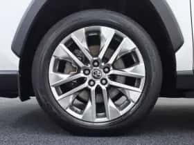 Toyota RAV4 (2021) thumbnail 6