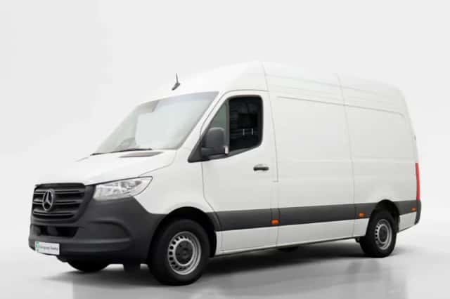 Mercedes-Benz Sprinter (2024) thumbnail 1