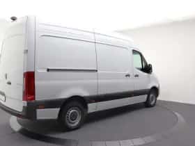Mercedes-Benz Sprinter (2024) thumbnail 2