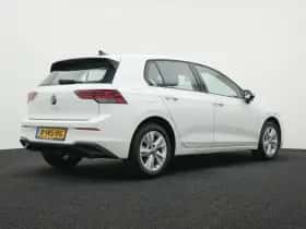 Volkswagen Golf (2022) thumbnail 2