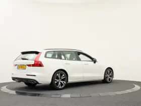 Volvo V60 (2021) thumbnail 2