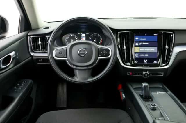 Volvo V60 (2021) thumbnail 3