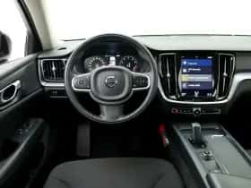 Volvo V60 (2021) thumbnail 3