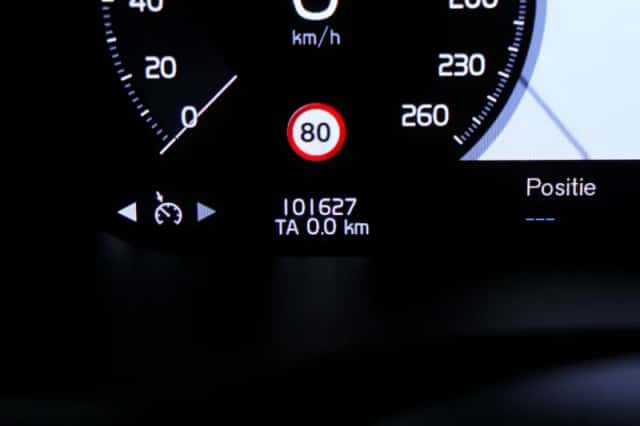 Volvo V60 (2021) thumbnail 4