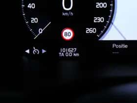 Volvo V60 (2021) thumbnail 4