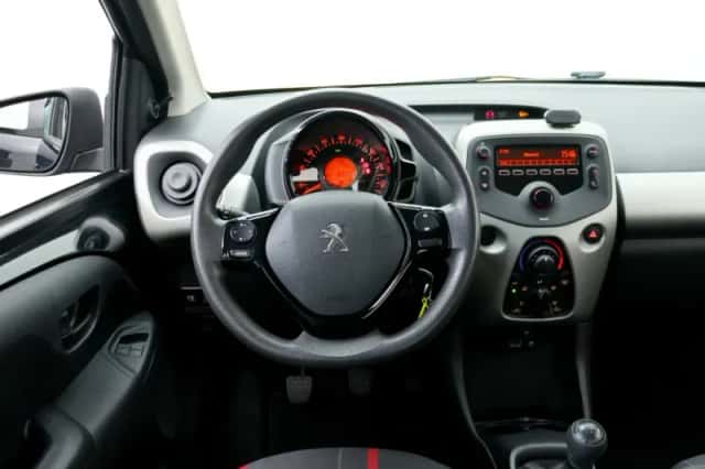 Peugeot 108 (2014) thumbnail 3