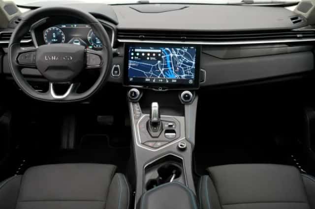 Lynk & Co 01 (2023) thumbnail 3