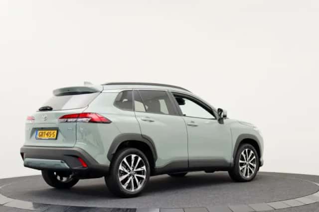 Toyota Corolla (2024) thumbnail 2