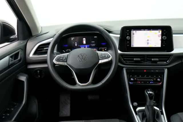 Volkswagen T-Roc (2025) thumbnail 3