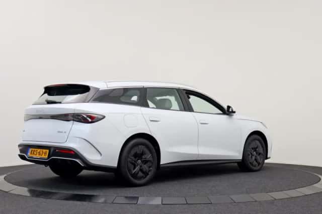 BYD Seal (2025) thumbnail 2