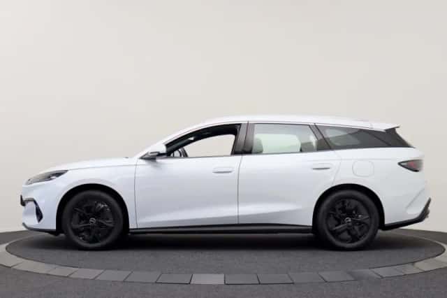 BYD Seal (2025) thumbnail 5