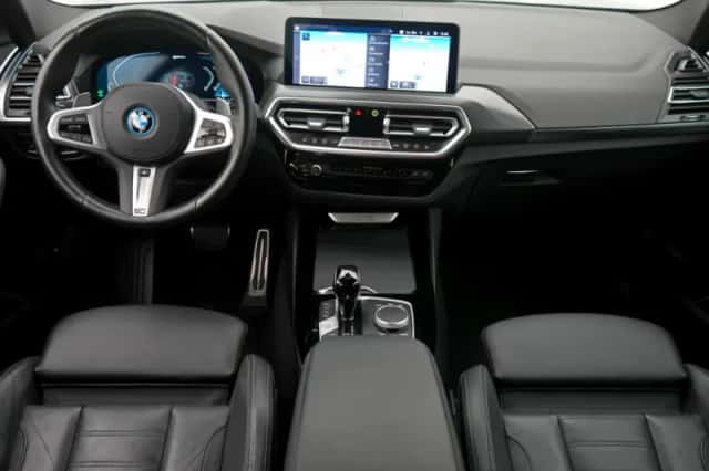 BMW X3 (2024) thumbnail 3