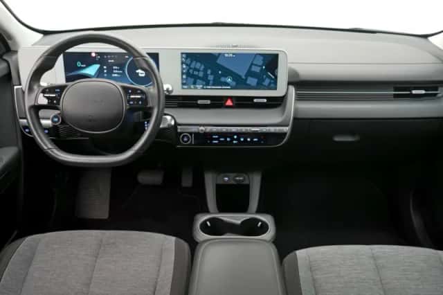 Hyundai Ioniq 5 (2023) thumbnail 3