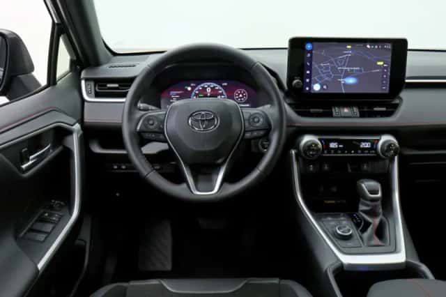 Toyota RAV4 (2025) thumbnail 3