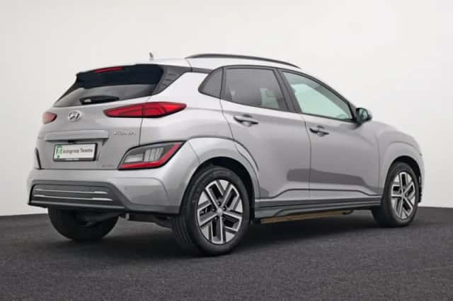 Hyundai Kona (2021) thumbnail 2