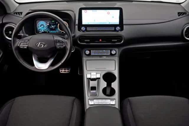 Hyundai Kona (2021) thumbnail 3