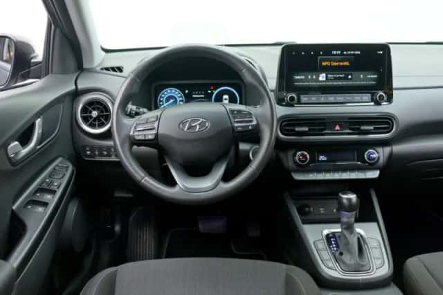 Hyundai Kona (2021) thumbnail 3