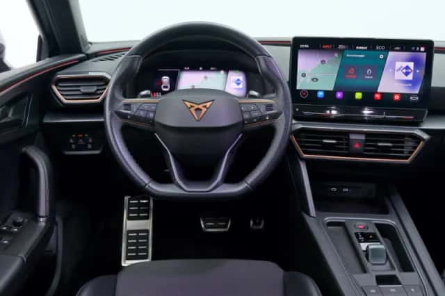 CUPRA Leon Sportstourer (2024) thumbnail 3