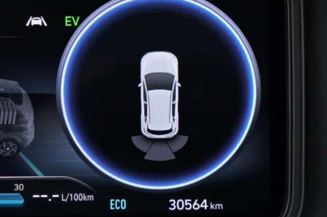 Hyundai Kona (2022) thumbnail 4
