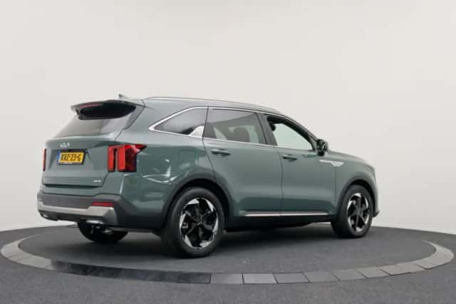 Kia Sorento (2025) thumbnail 2