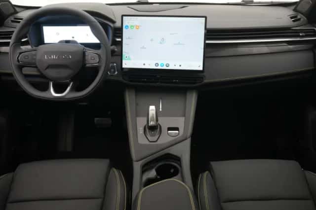 Lynk & Co 01 (2026) thumbnail 3
