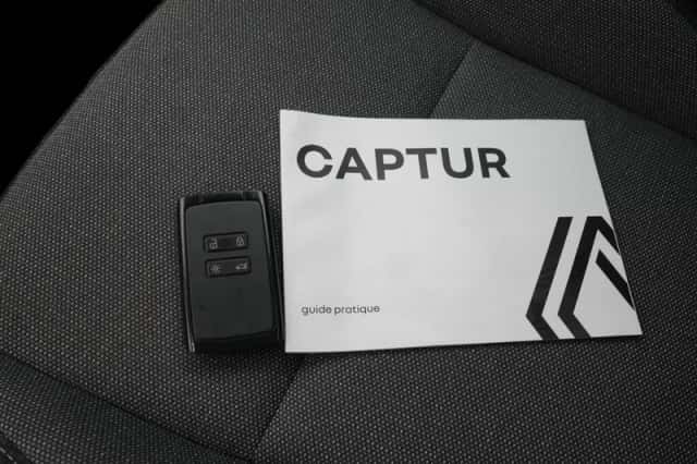Renault Captur (2025) thumbnail 4