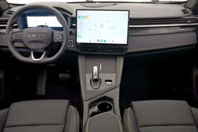 Lynk & Co 01 (2026) thumbnail 3