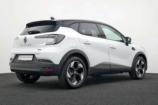 Renault Captur (2025) thumbnail 2