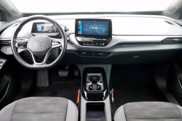 Volkswagen ID.4 (2021) thumbnail 3