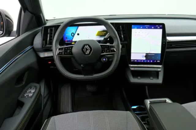 Renault Mégane E-Tech (2025) thumbnail 3