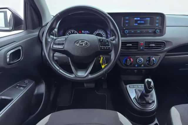 Hyundai i10 (2022) thumbnail 3