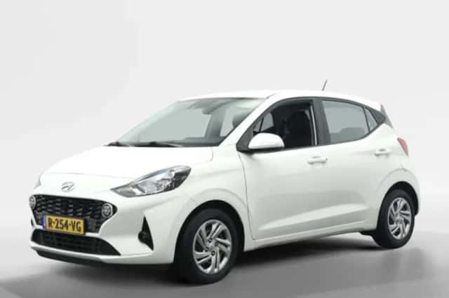 Hyundai i10 (2023) thumbnail 1