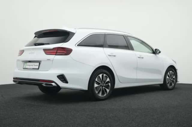 Kia Ceed Sportswagon (2025) thumbnail 2