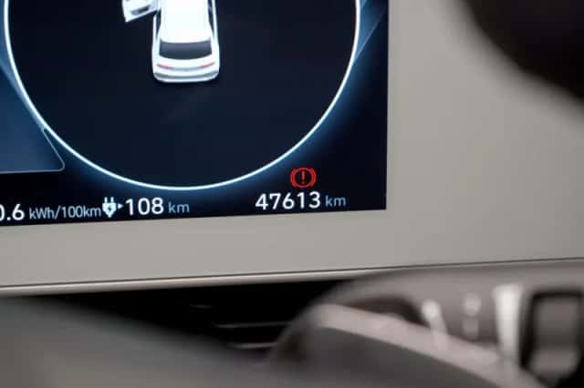 Hyundai Ioniq 5 (2023) thumbnail 4
