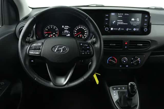 Hyundai i10 (2023) thumbnail 3