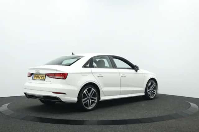 Audi A3 (2019) thumbnail 2