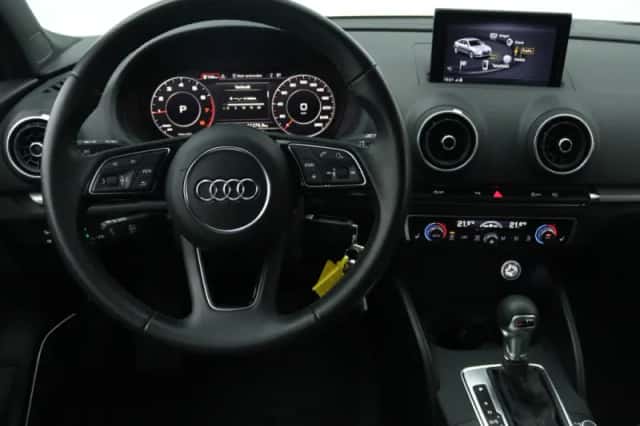Audi A3 (2019) thumbnail 3