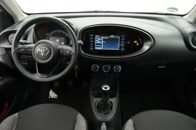 Toyota Aygo (2023) thumbnail 3