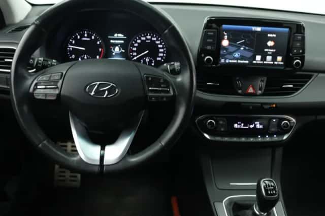 Hyundai i30 (2018) thumbnail 3
