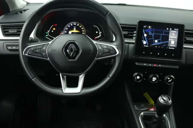Renault Captur (2023) thumbnail 3